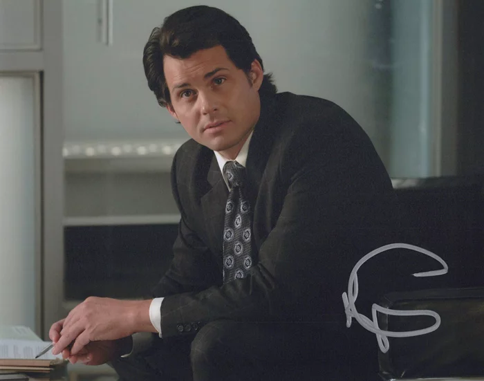 Kristoffer Polaha autograph