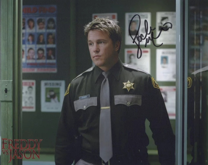 Lochlyn Munro autograph
