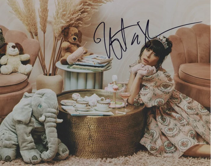 Natasha Leggero autograph
