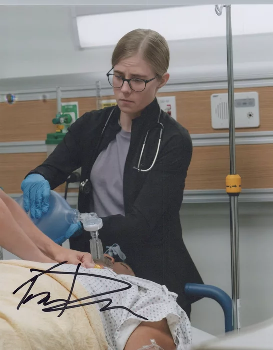 Taylor Dearden autograph