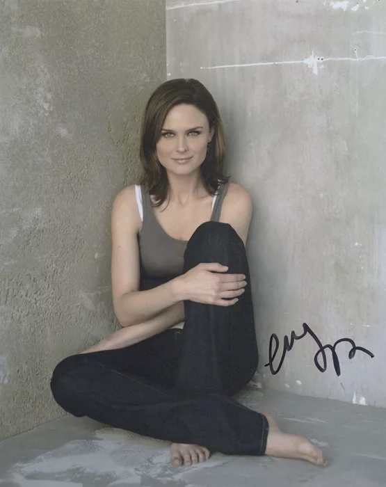 Emily Deschanel autograph