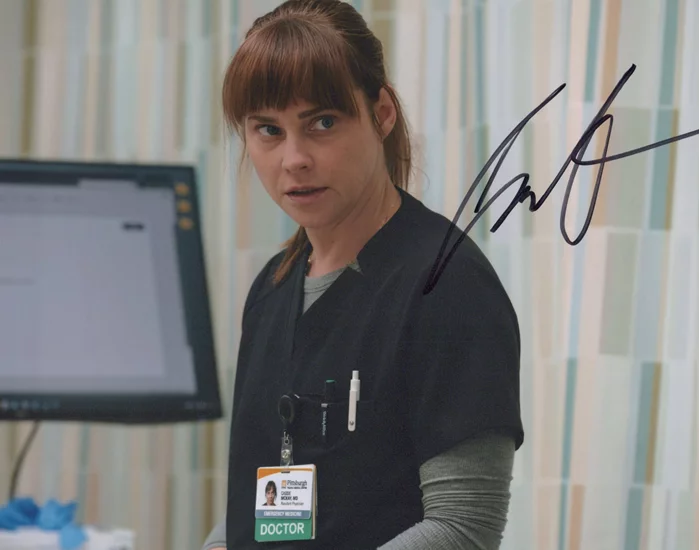 Fiona Dourif autograph