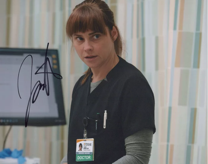 Fiona Dourif autograph