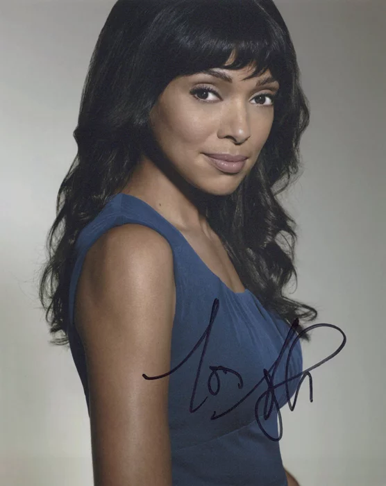 Tamara Taylor autograph
