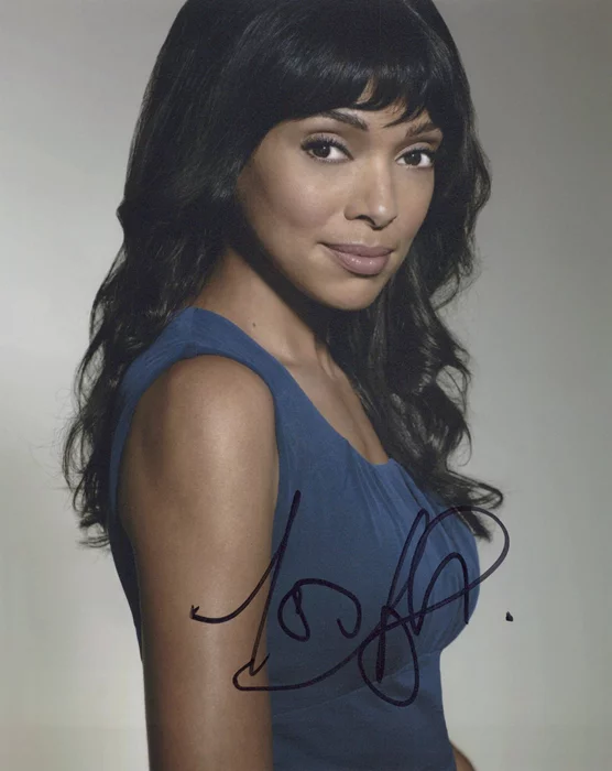 Tamara Taylor autograph