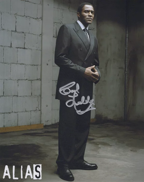 Carl Lumbly autograph