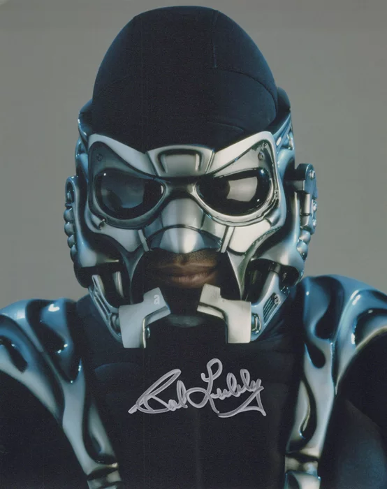 Carl Lumbly autograph