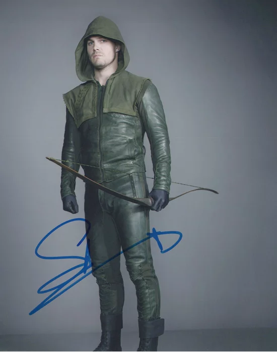 Stephen Amell autograph