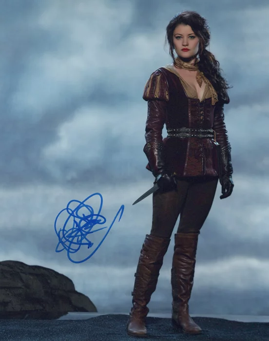 Emilie de Ravin autograph