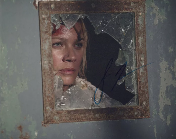 Laurie Holden autograph