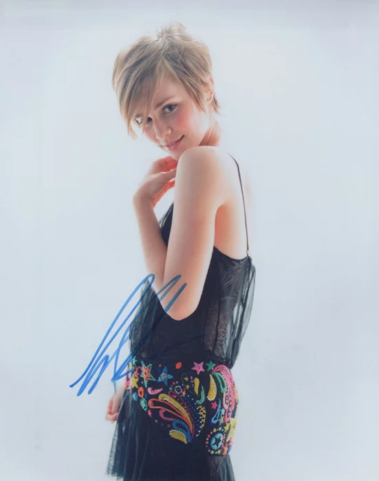 Alison Lohman autograph