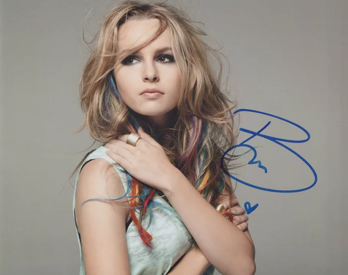 Bridgit Mendler autograph