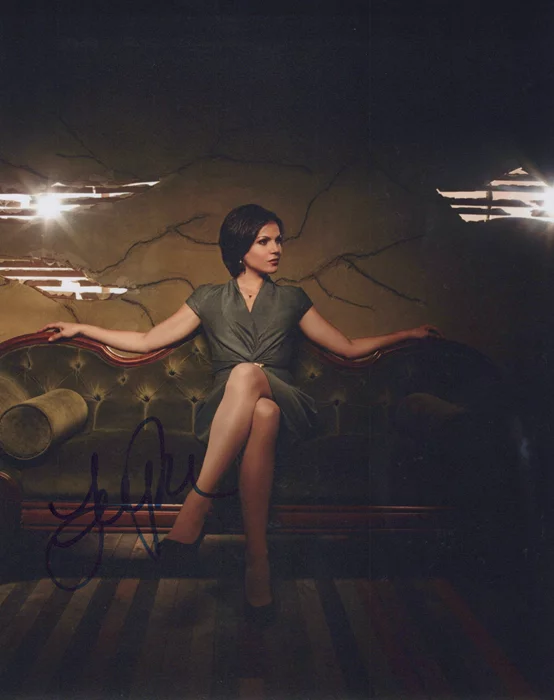 Lana Parrilla autograph