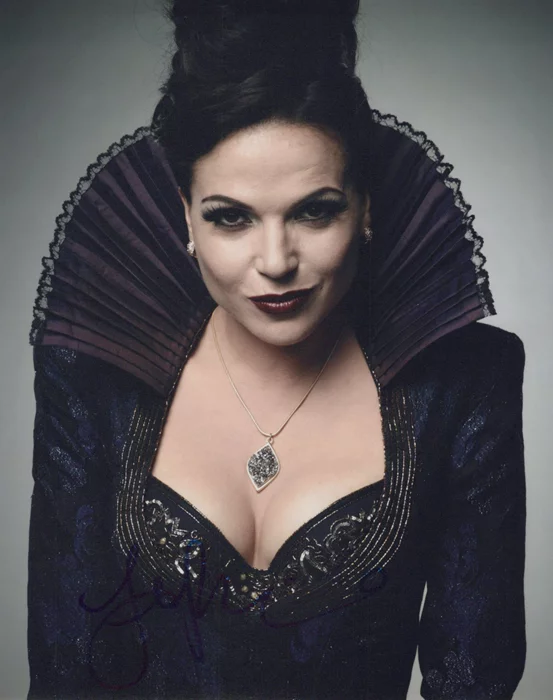 Lana Parrilla autograph