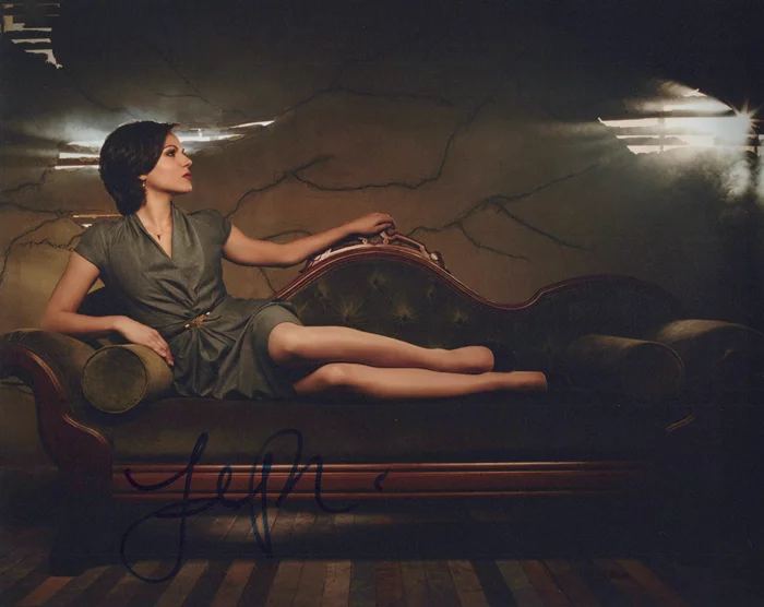 Lana Parrilla autograph