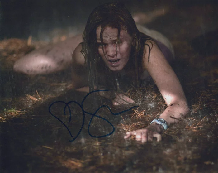 Sara Paxton autograph