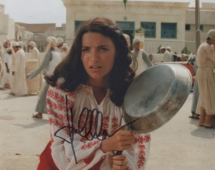 Karen Allen autograph