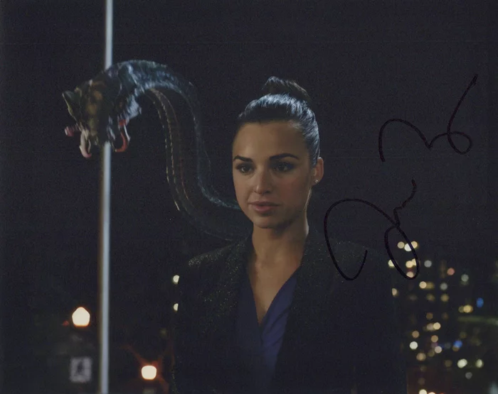 Jessica Meraz autograph