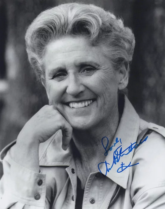Ann B. Davis autograph