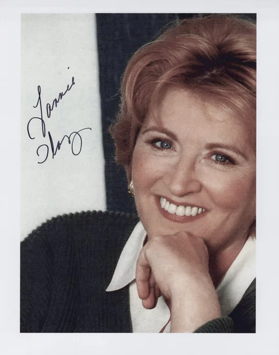 Fannie Flagg autograph