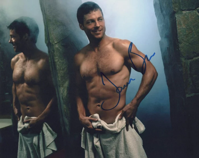 Jamie Bamber autograph