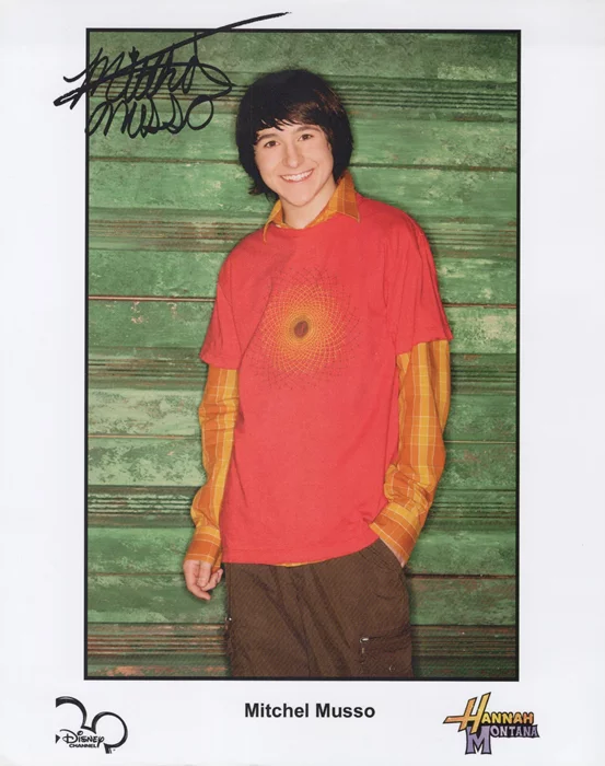 Mitchel Musso autograph