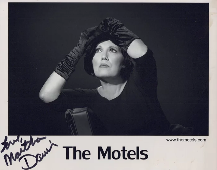 Martha Davis autograph