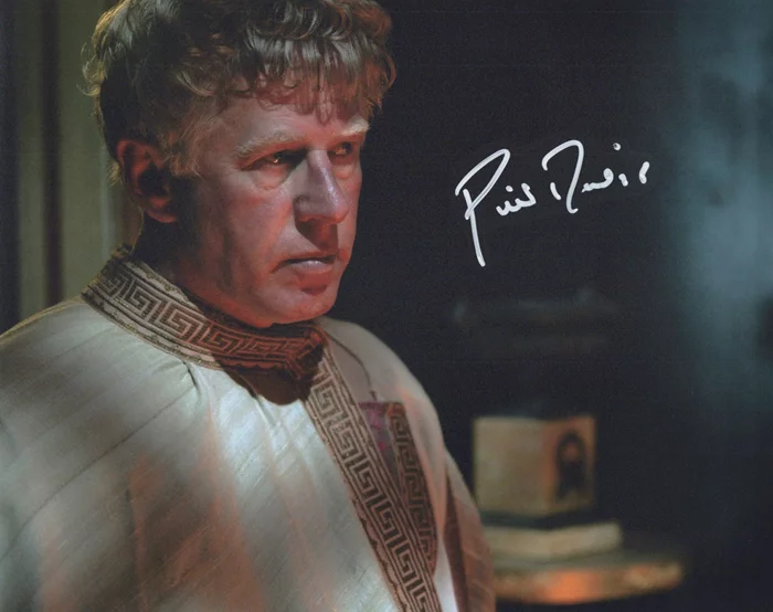 Phil Davis autograph