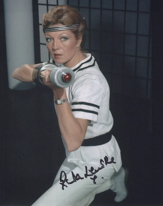 Rula Lenska autograph