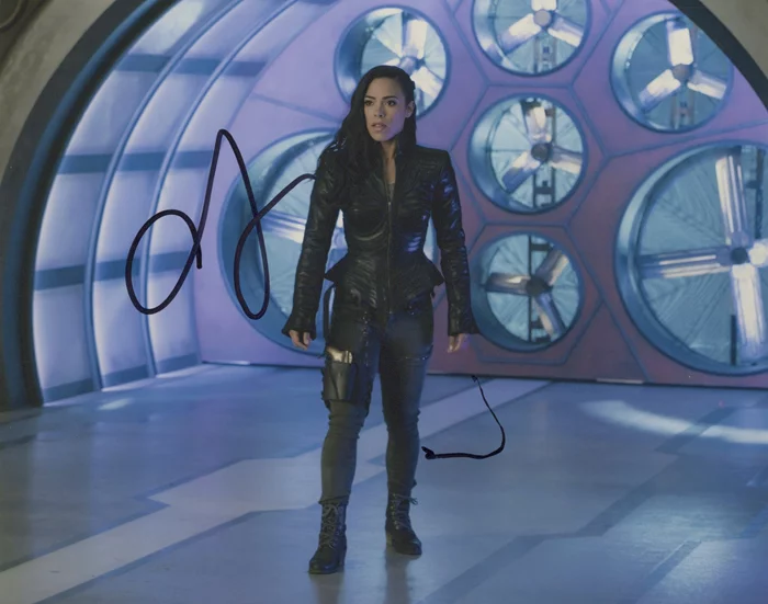 Jessica Camacho autograph