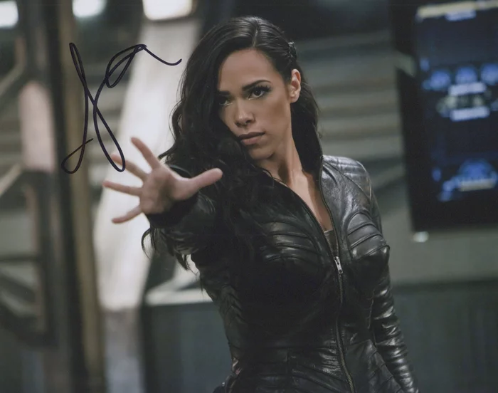 Jessica Camacho autograph