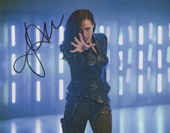 Jessica Camacho autograph