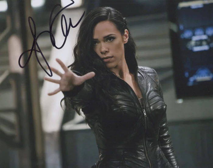 Jessica Camacho autograph