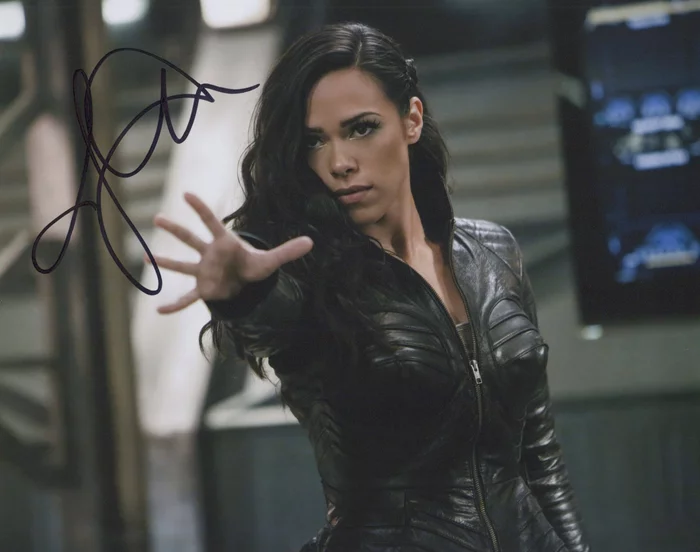Jessica Camacho autograph