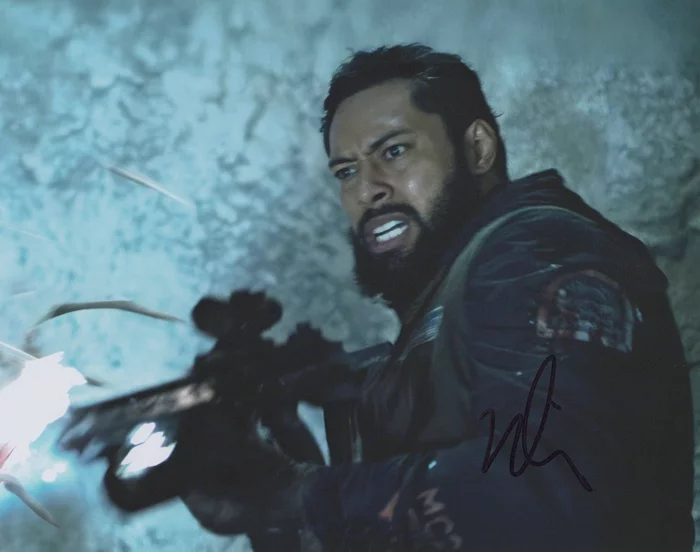 Uli Latukefu autograph