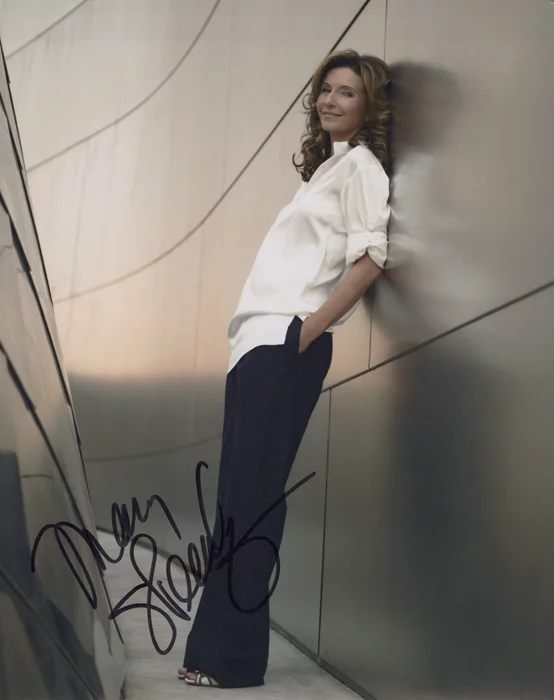 Mary Steenburgen autograph