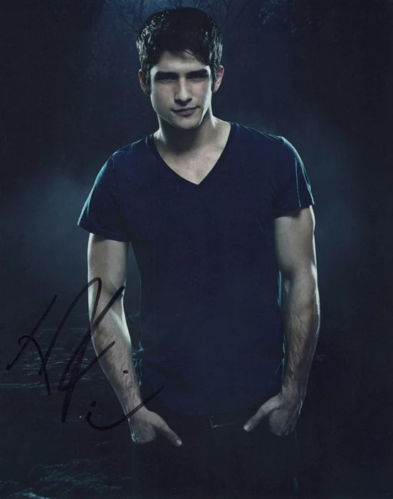 Tyler Posey autograph