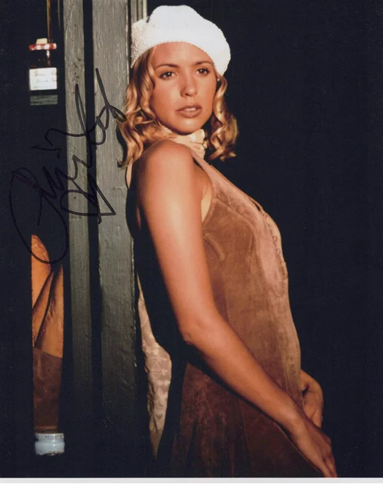 Olivia D'Abo autograph