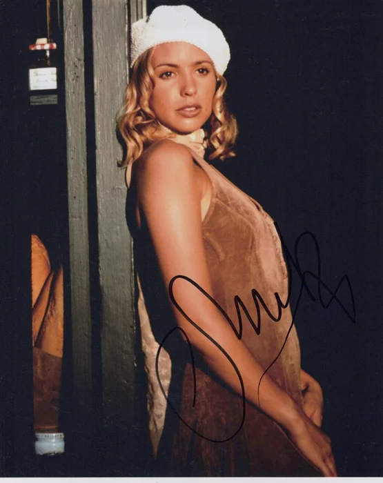 Olivia D'Abo autograph