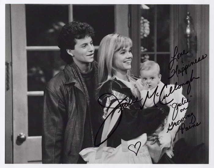 Julie McCullough autograph