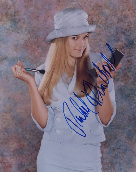 Rachel Blanchard autograph