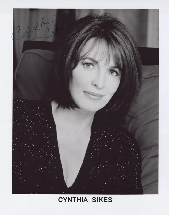 Cynthia Sikes autograph