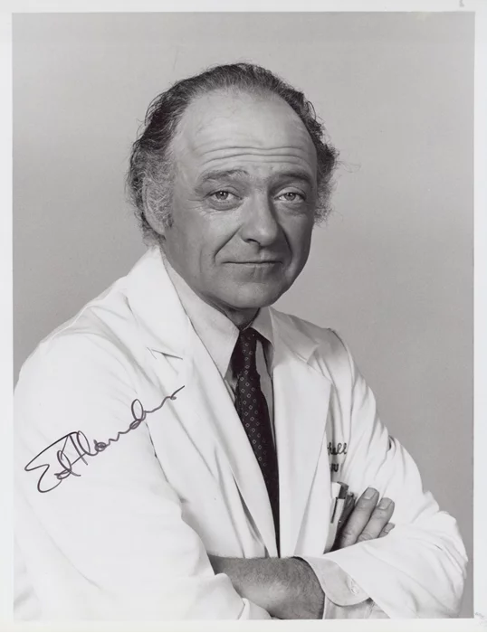 Ed Flanders autograph