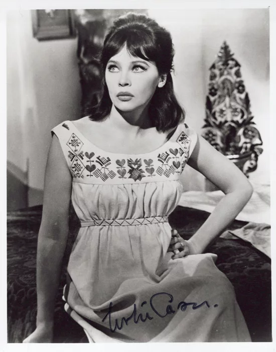 Leslie Caron autograph