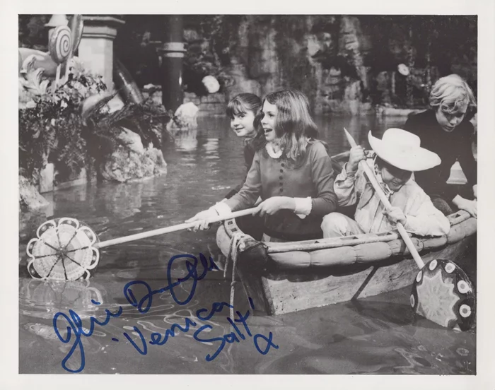 Julie Dawn Cole autograph