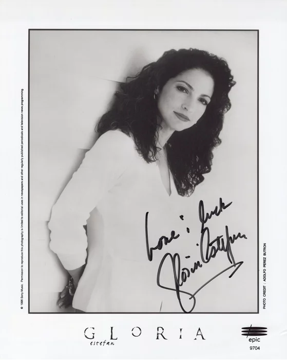 Gloria Estefan autograph