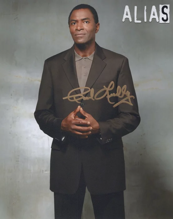 Carl Lumbly autograph