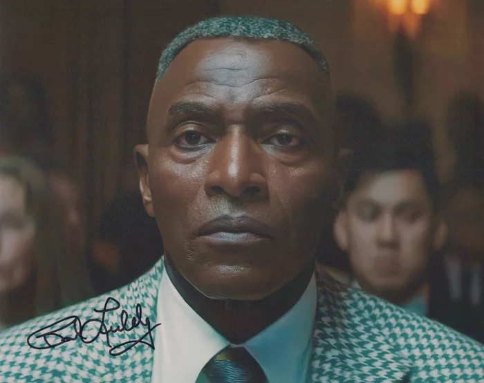 Carl Lumbly autograph