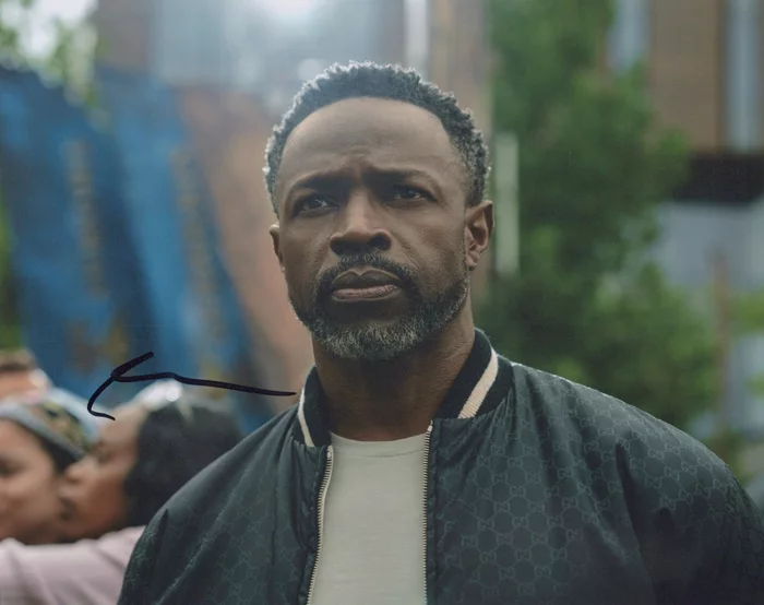 Sean Patrick Thomas autograph