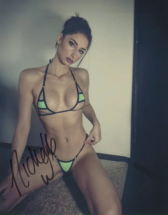 Nichelle Wolcott autograph